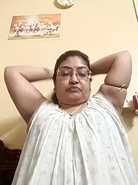 LAVERNIYA  online show from January 17, 2025, 11:17 am