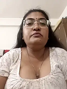 LAVERNIYA  online show from October 9, 2025, 11:44 am