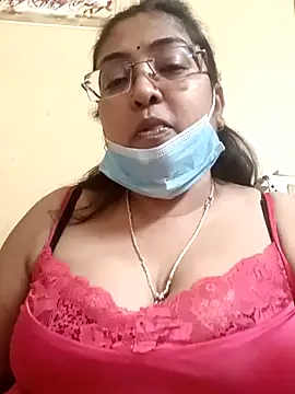 LAVERNIYA  online show from February 15, 2025, 2:33 pm