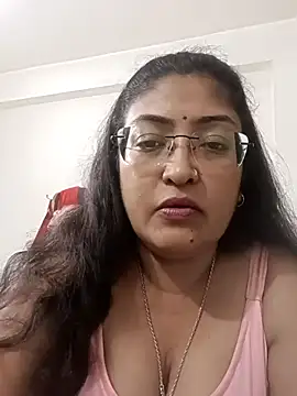 LAVERNIYA  online show from September 28, 2025, 3:08 pm