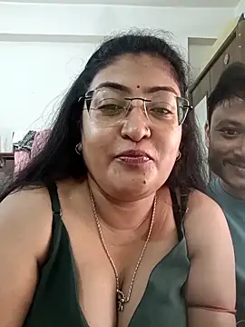 LAVERNIYA  online show from September 25, 2025, 5:46 am