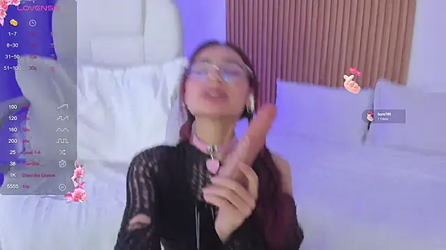 sophiecherry  online show from February 5, 2025, 9:04 am