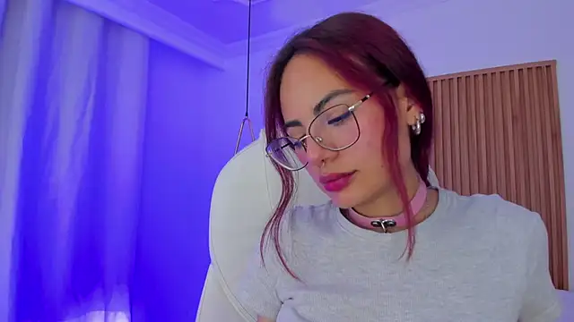 sophiecherry  online show from February 3, 2025, 7:40 am