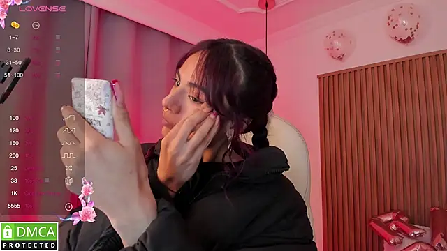 sophiecherry  online show from October 8, 2025, 6:26 am