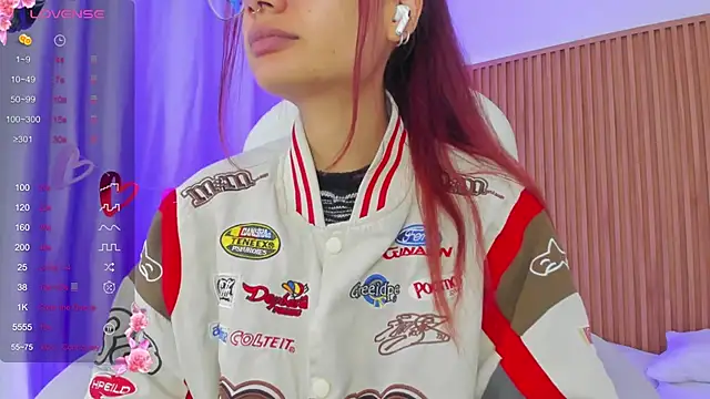 sophiecherry  online show from March 9, 2025, 5:44 am