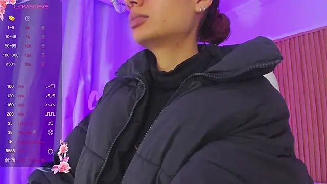 sophiecherry  online show from March 16, 2025, 5:25 am