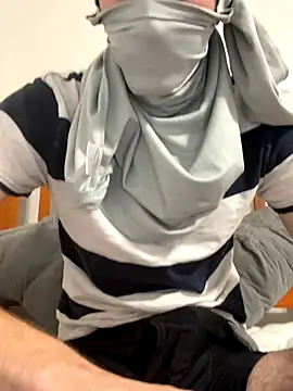 Snapshot of TheBestbrando88 chatting on November 4, 2025, 12:47 am TheBestbrando88 online show from November 4, 2025, 12:47 am