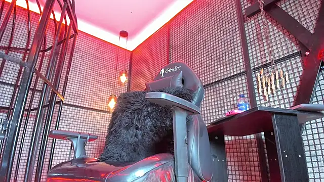 NAILAHARD online show from November 18, 2025, 3:15 pm