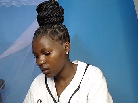 Snapshot of TrishaKalid chatting on October 31, 2025, 12:57 pm TrishaKalid online show from October 31, 2025, 12:57 pm