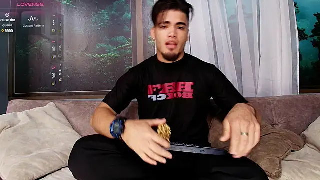 dante fox  online show from February 17, 2025, 11:54 pm