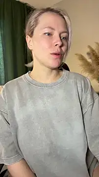 Charming Daphny online show from April 12, 2026, 6:27 am