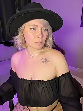 Charming Daphny online show from March 12, 2026, 6:56 pm