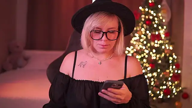 Charming Daphny online show from December 20, 2025, 6:16 am