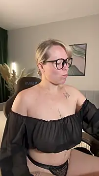 Snapshot of Charming_Daphny chatting on June 29, 2026, 6:09 am Charming Daphny online show from June 29, 2026, 6:09 am