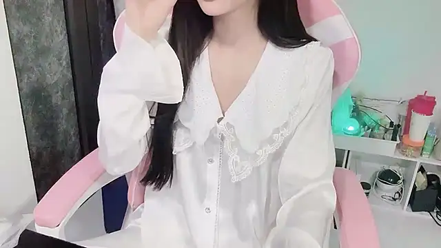 Snapshot of Virgo_686 chatting on December 19, 2024, 10:34 am Virgo 686 online show from December 19, 2024, 10:34 am