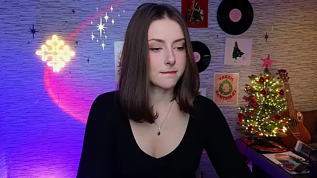 GloriaElmer online show from January 17, 2025, 11:06 am