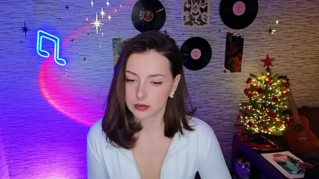 GloriaElmer online show from January 28, 2025, 11:38 am