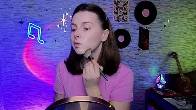 GloriaElmer online show from March 11, 2025, 6:30 am