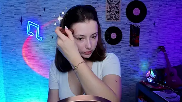 GloriaElmer online show from March 6, 2025, 6:41 am