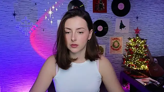 GloriaElmer online show from January 10, 2025, 12:47 pm