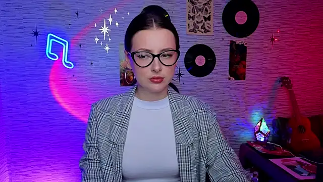 GloriaElmer online show from February 5, 2025, 10:41 am