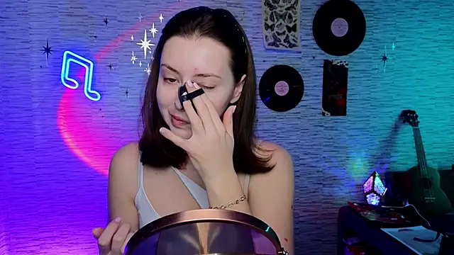 GloriaElmer online show from February 28, 2025, 6:10 am