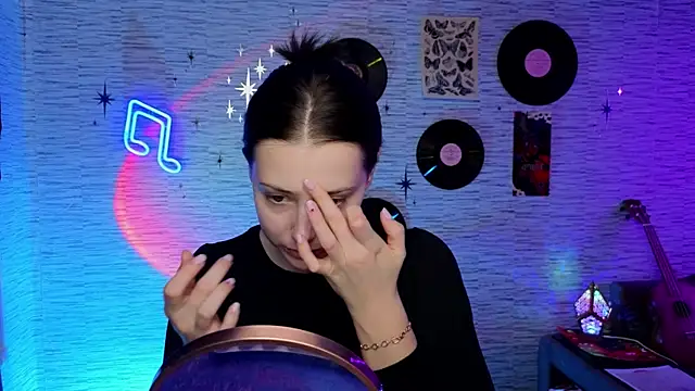 GloriaElmer online show from February 20, 2025, 7:45 am