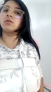  Angelinaandrade  online show from February 5, 2025, 11:17 pm