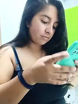  Angelinaandrade  online show from December 2, 2025, 12:44 am