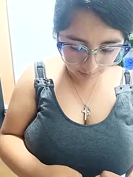 Snapshot of _Angelinaandrade_ chatting on September 26, 2025, 1:12 am Angelinaandrade online show from September 26, 2025, 1:12 am