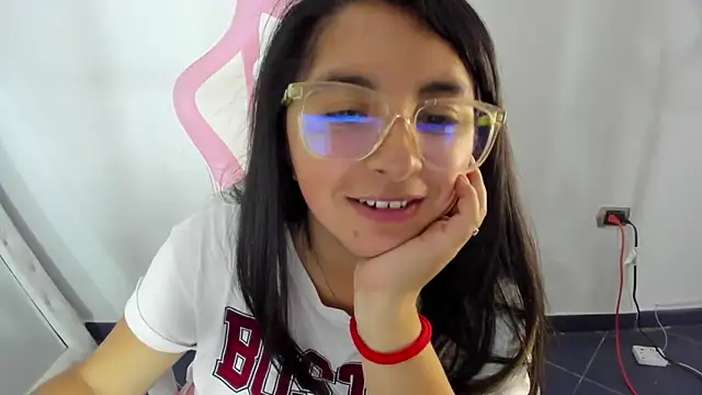  Angelinaandrade  online show from February 25, 2025, 8:00 pm