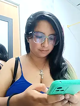  Angelinaandrade  online show from December 19, 2025, 12:25 am