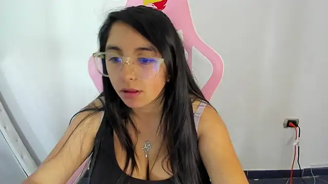  Angelinaandrade  online show from March 18, 2025, 7:55 pm
