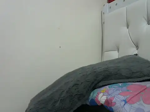 shanycute1 online show from October 14, 2025, 1:45 pm