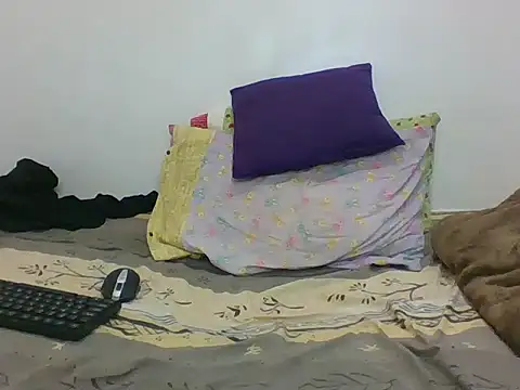 Snapshot of Cessylolla chatting on March 20, 2025, 2:32 pm Cessylolla online show from March 20, 2025, 2:32 pm