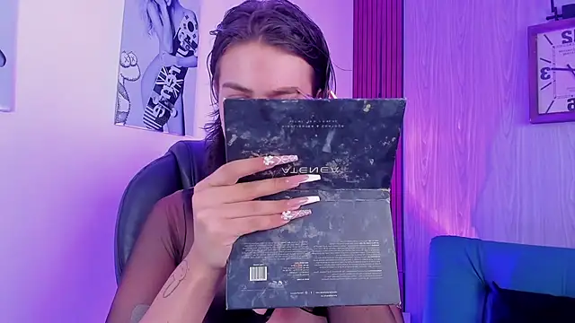 miah connor online show from October 3, 2025, 7:37 pm