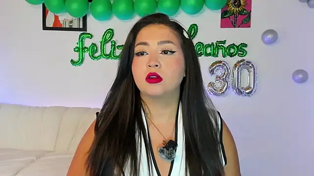 Snapshot of LiahDiaz chatting on November 24, 2025, 8:53 pm LiahDiaz online show from November 24, 2025, 8:53 pm