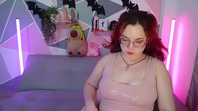 Snapshot of AndrewAnndCherry chatting on October 8, 2025, 12:01 am AndrewAnndCherry online show from October 8, 2025, 12:01 am