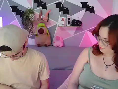 Snapshot of AndrewAnndCherry chatting on October 14, 2025, 12:55 am AndrewAnndCherry online show from October 14, 2025, 12:55 am