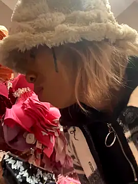 Dime-   online show from November 18, 2025, 3:15 pm