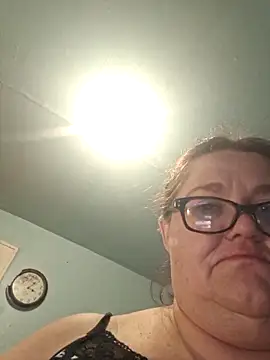 Snapshot of mcv131985 chatting on March 2, 2025, 10:05 am mcv131985 online show from March 2, 2025, 10:05 am