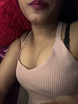 Snapshot of Hot_Goldengirl chatting on October 10, 2025, 8:53 pm Hot Goldengirl online show from October 10, 2025, 8:53 pm