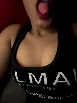 Snapshot of Hot_Goldengirl chatting on October 16, 2025, 9:23 pm Hot Goldengirl online show from October 16, 2025, 9:23 pm