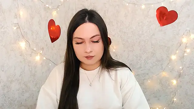 EmiliaTemi  online show from February 19, 2025, 10:45 am