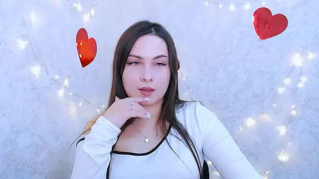 EmiliaTemi  online show from February 18, 2025, 4:36 pm