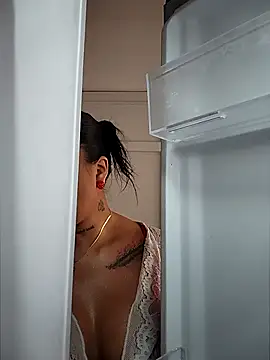 luisa16xxx online show from April 10, 2026, 9:11 pm