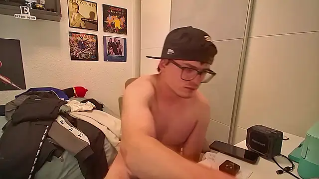 Marioo4k online show from April 15, 2026, 4:00 pm