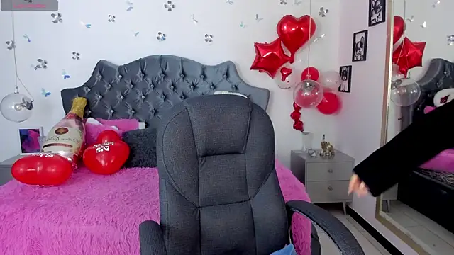  Antonnela  online show from February 18, 2025, 1:22 pm