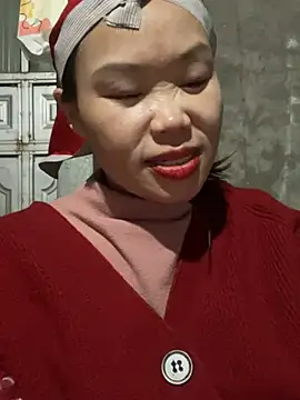 Snapshot of Laura8910 chatting on February 25, 2025, 2:26 pm Laura8910 online show from February 25, 2025, 2:26 pm