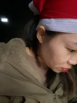 Snapshot of Laura8910 chatting on February 23, 2025, 10:39 am Laura8910 online show from February 23, 2025, 10:39 am